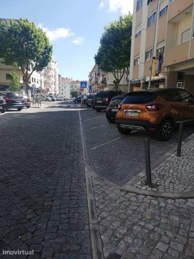 Garagem para arrendar em Algueirão-Mem Martins - Grande imagem: 2/9