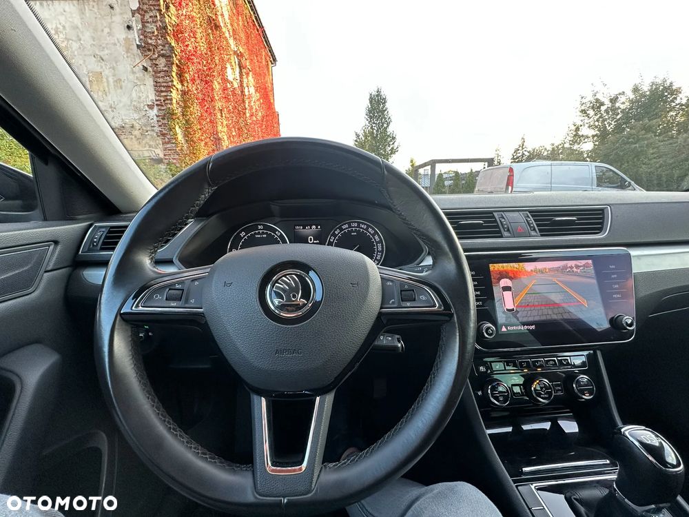 Skoda Superb Combi 2.0 TDI DSG Active - 9