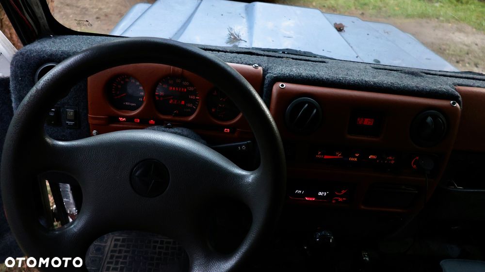 Land Rover Inny - 28