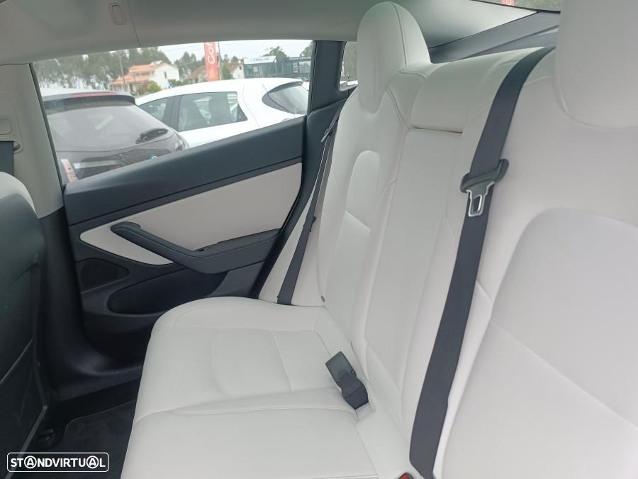 Tesla Model 3 - 6