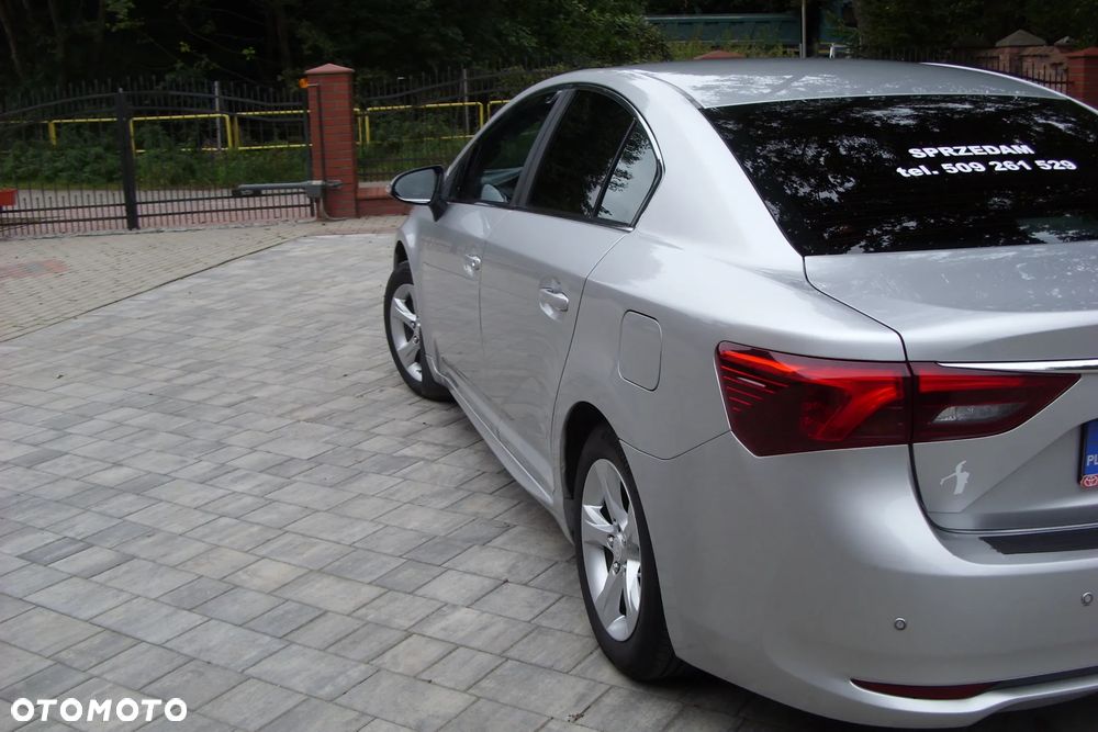 Toyota Avensis 1.8 Active MS - 6