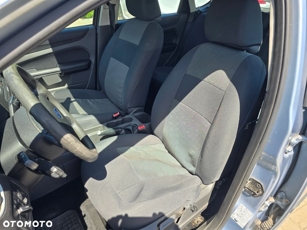 Ford Focus - 12