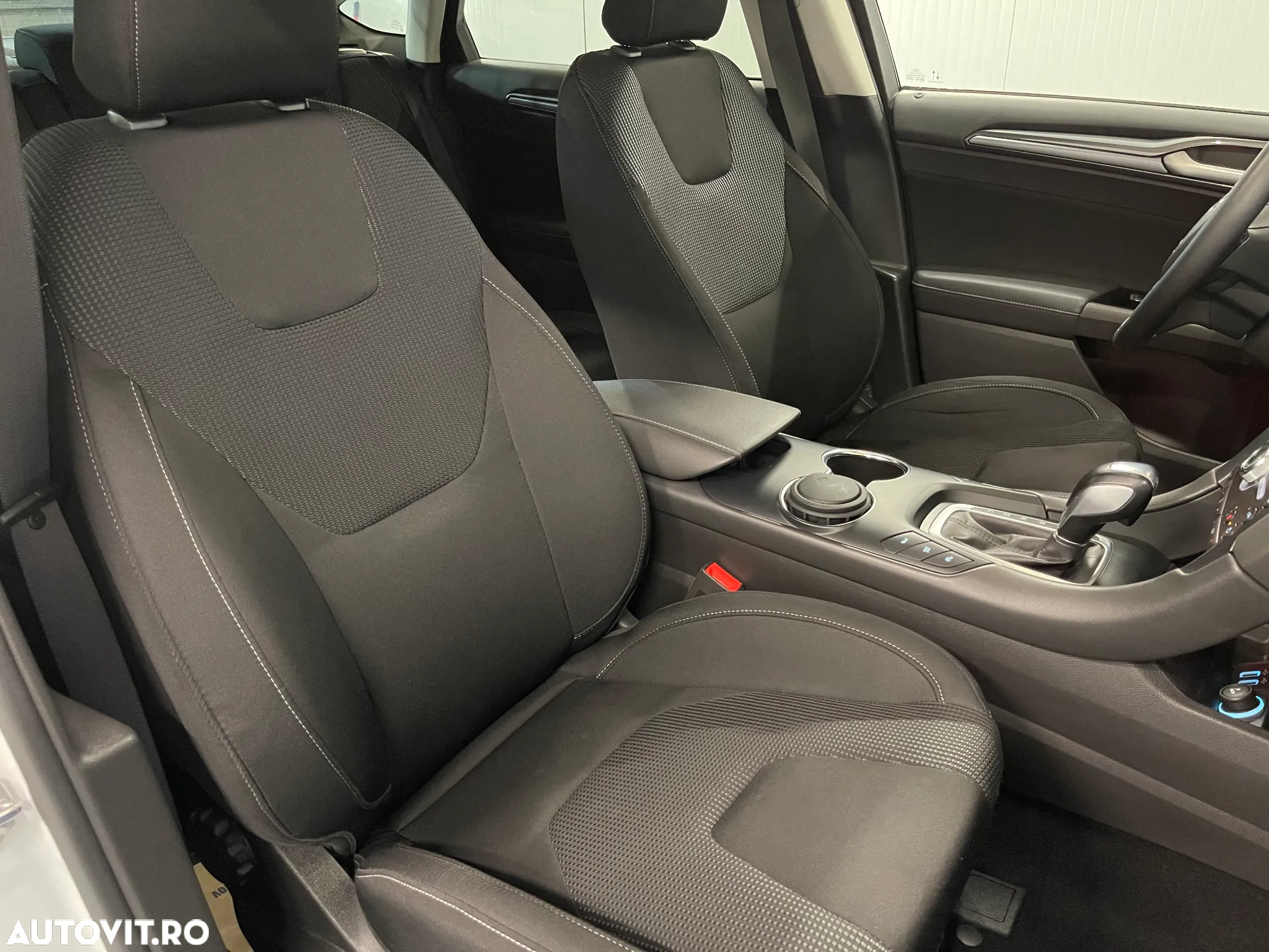 Ford Mondeo 2.0 HEV Titanium - 9