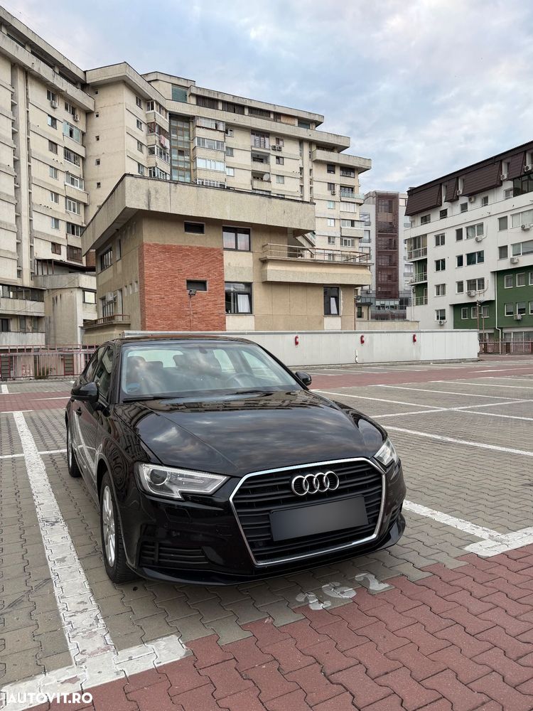 Audi A3 1.6 TDI S tronic Sport - 1