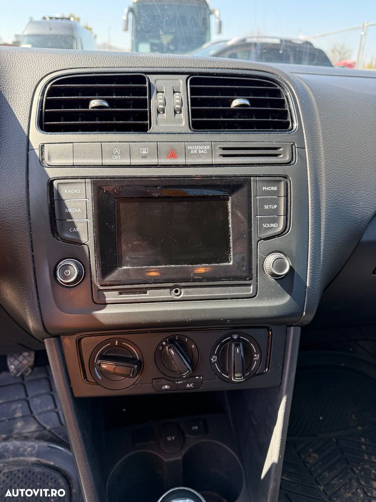 Volkswagen Polo 1.4 TDI (Blue Motion Technology) Comfortline - 12