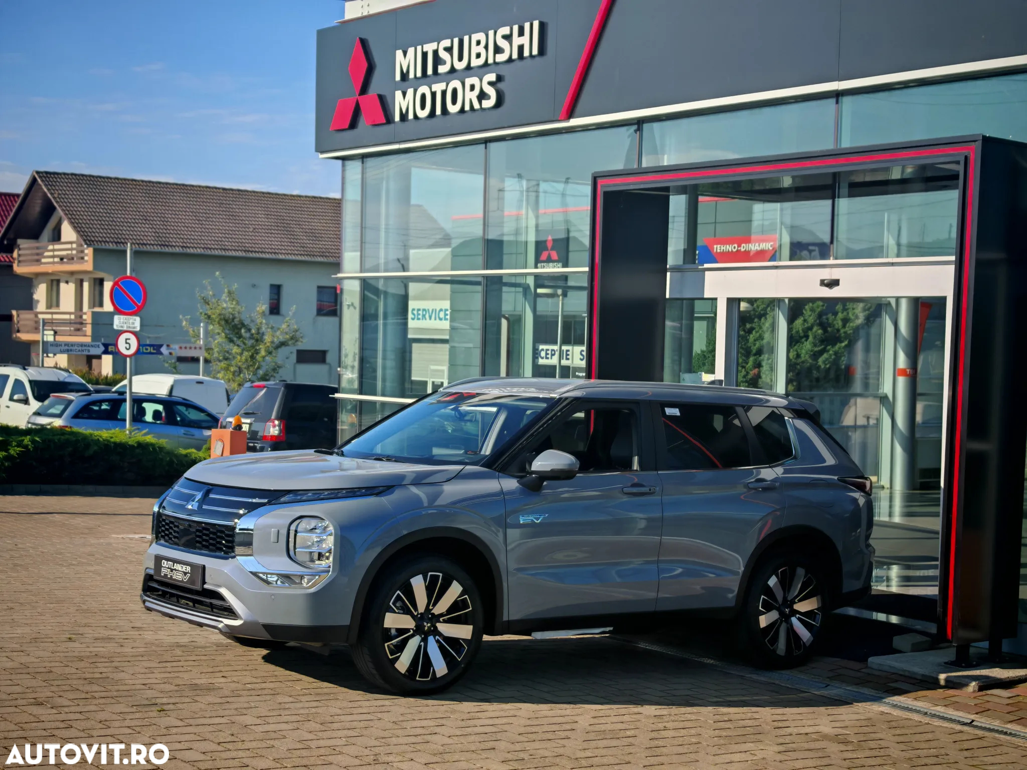 Mitsubishi Outlander 2.4 4WD Plug-In Hybrid - 3
