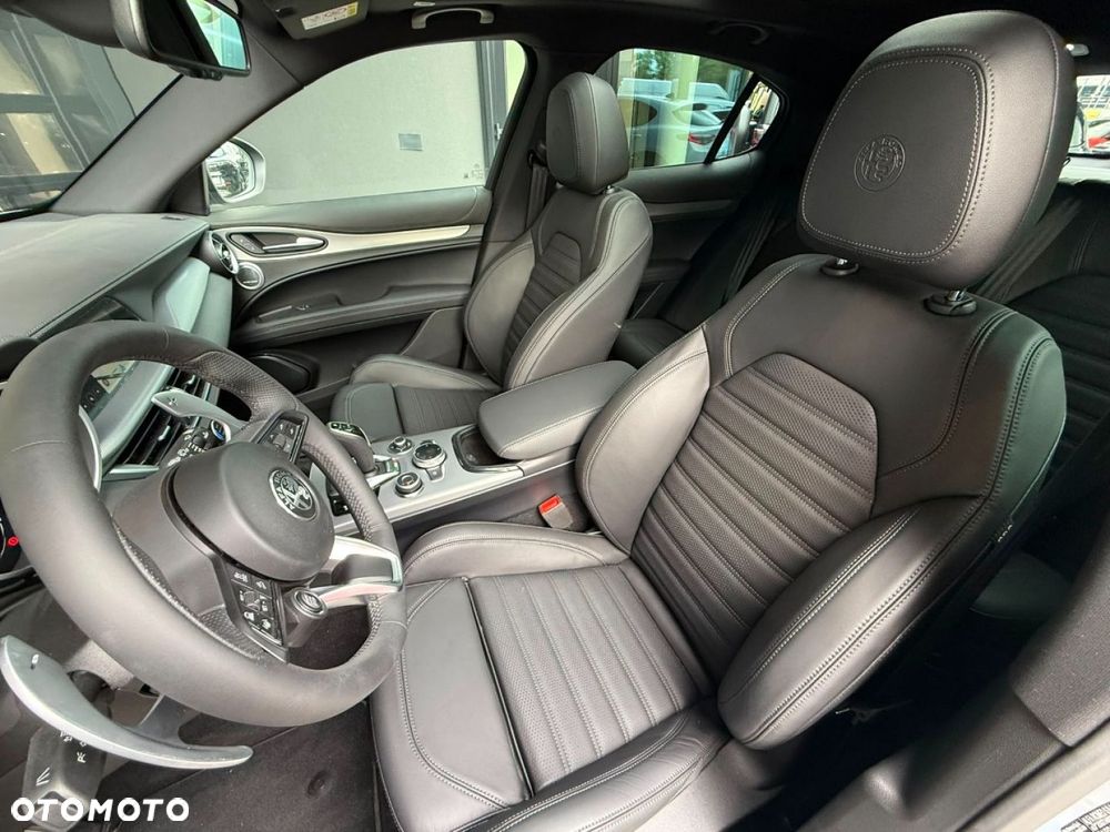 Alfa Romeo Stelvio - 10