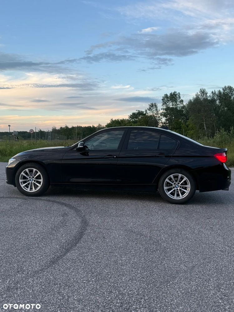 BMW Seria 3 320i - 10