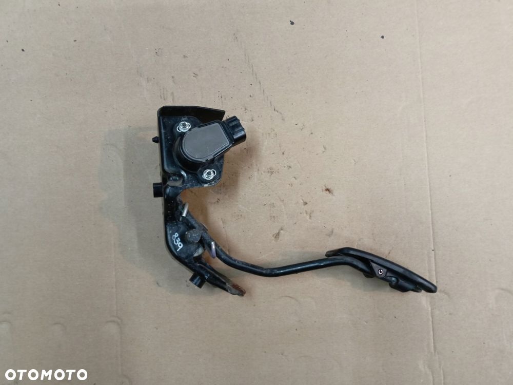 toyota avensis t25 03-08 corolla verso pedał gazu - 1