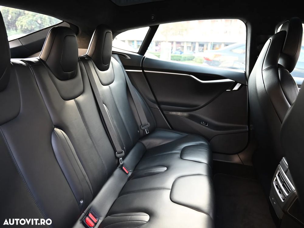 Tesla Model S - 13