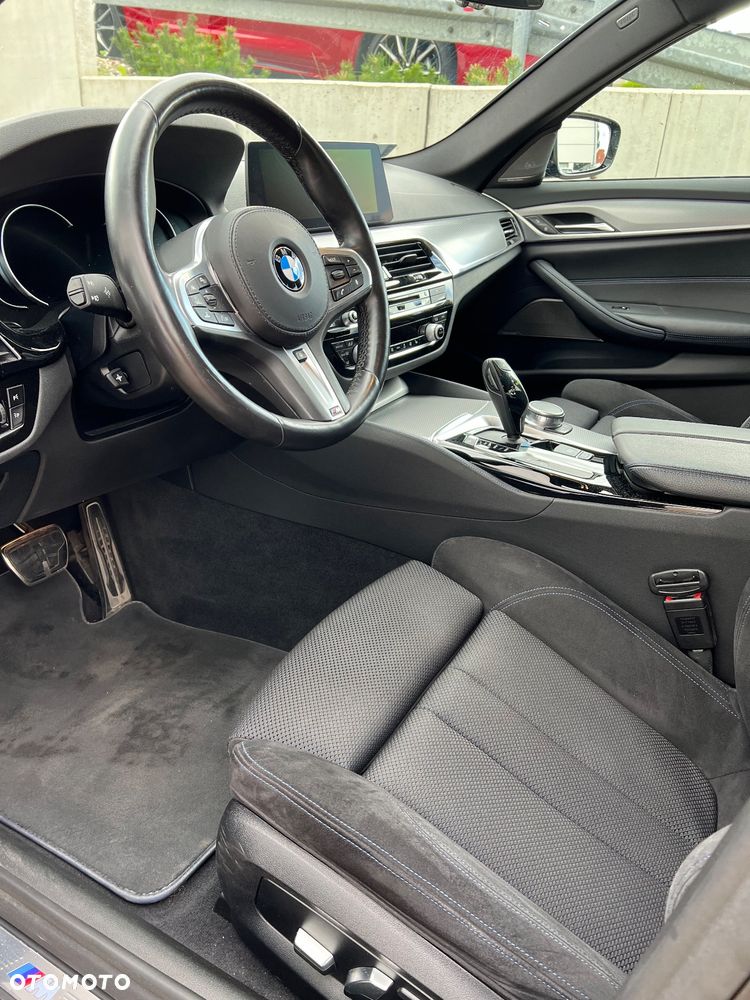 BMW Seria 5 520d xDrive M Sport sport - 9