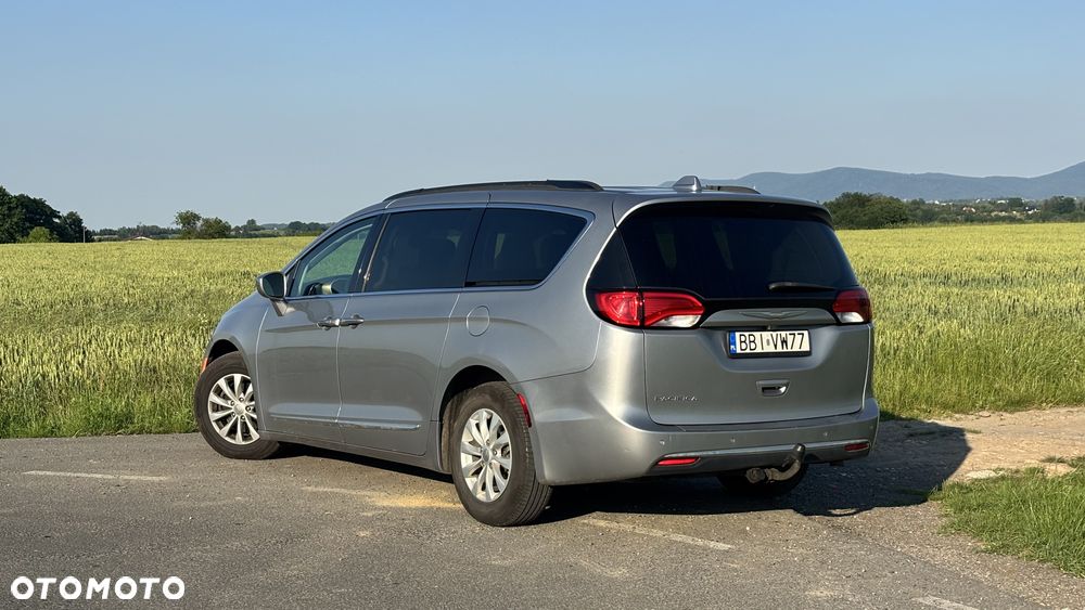 Chrysler Pacifica - 7