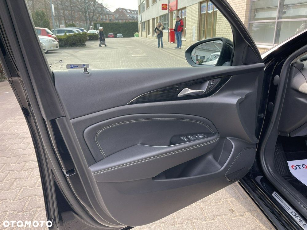 Opel Insignia - 17