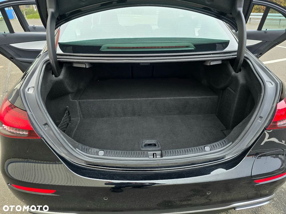 Mercedes-Benz Klasa E 300 Business Edition - 14