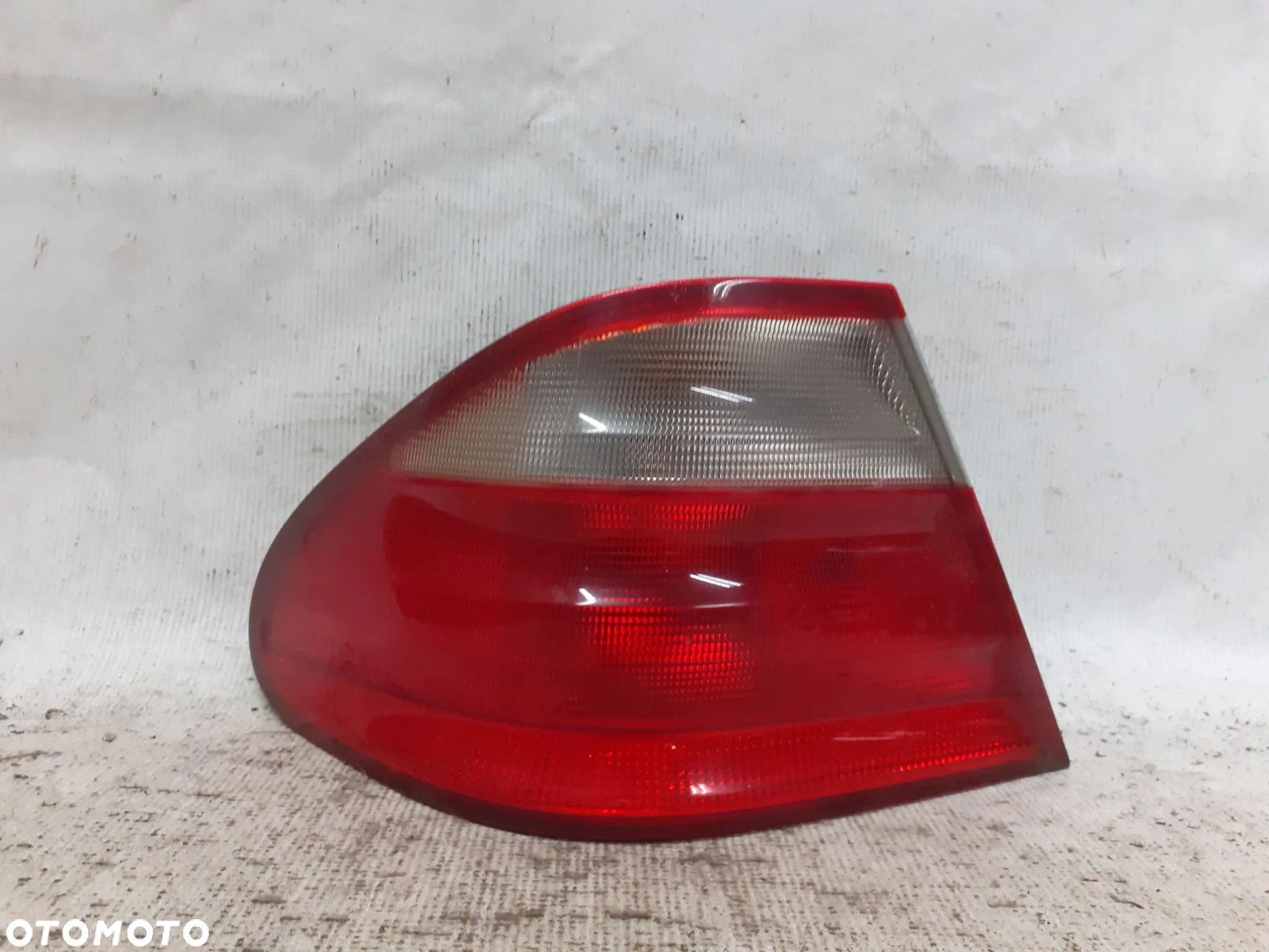 .  TYL TYLNA LAMPA LEWA MERCEDES CLK W208 - 1