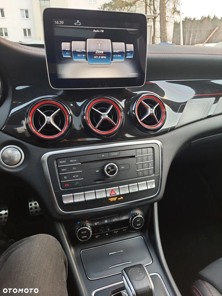 Mercedes-Benz GLA AMG 45 4Matic AMG Speedshift 7G-DCT - 12