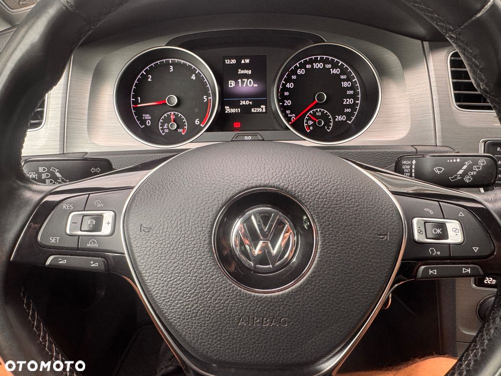 Volkswagen Golf 1.6 TDI BlueMotion Technology Lounge - 21