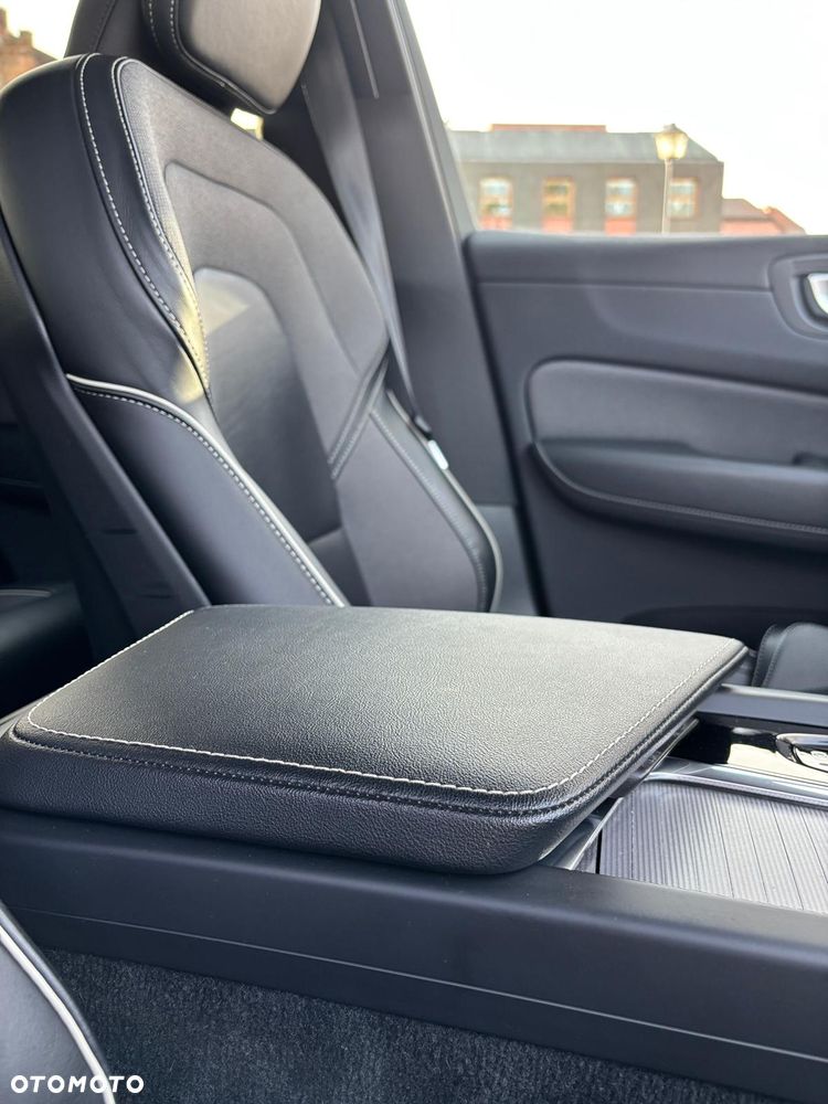 Volvo XC 60 B4 B R-Design - 19