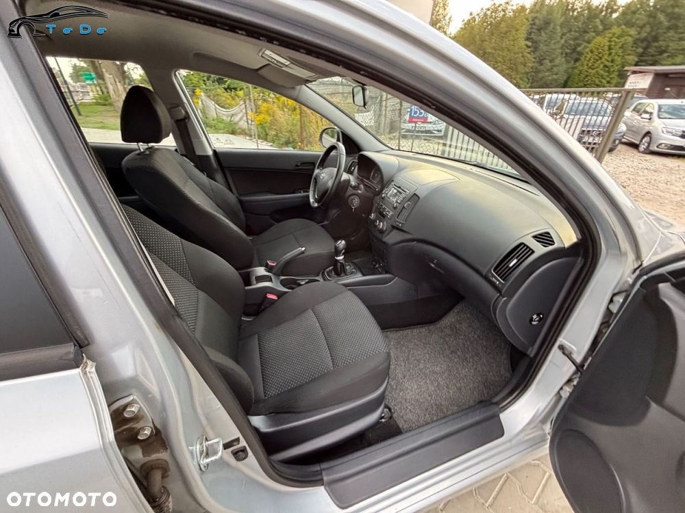 Hyundai i30 1.6 CRDi Comfort EU5 - 26