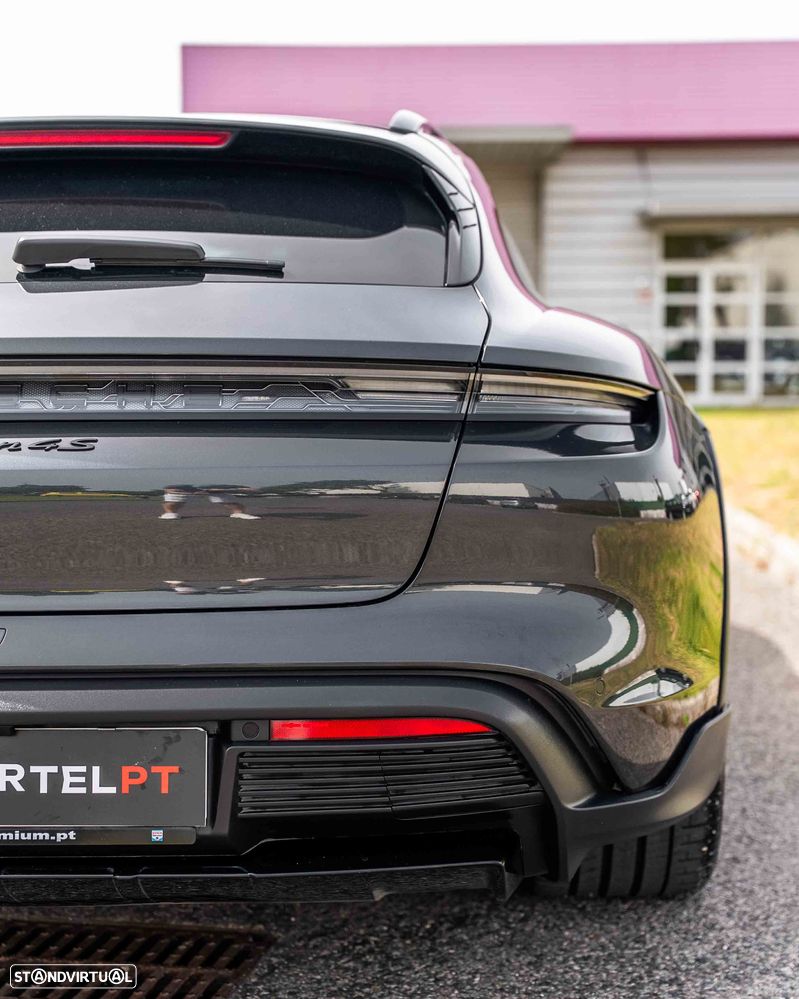Porsche Taycan Cross Turismo 4S - 10