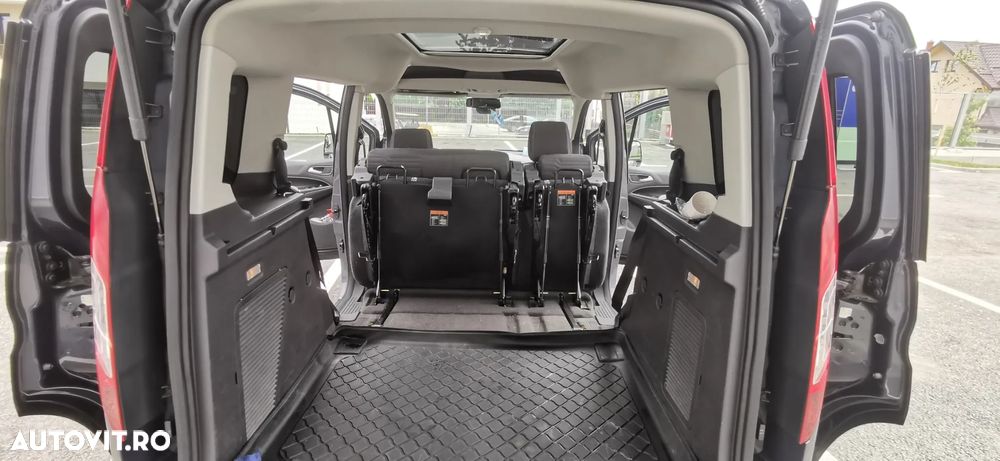 Ford Tourneo - 8