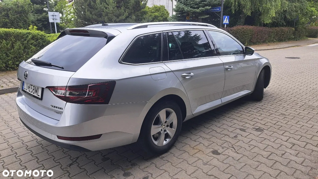 Skoda Superb 2.0 TDI 4x4 Ambition DSG - 4
