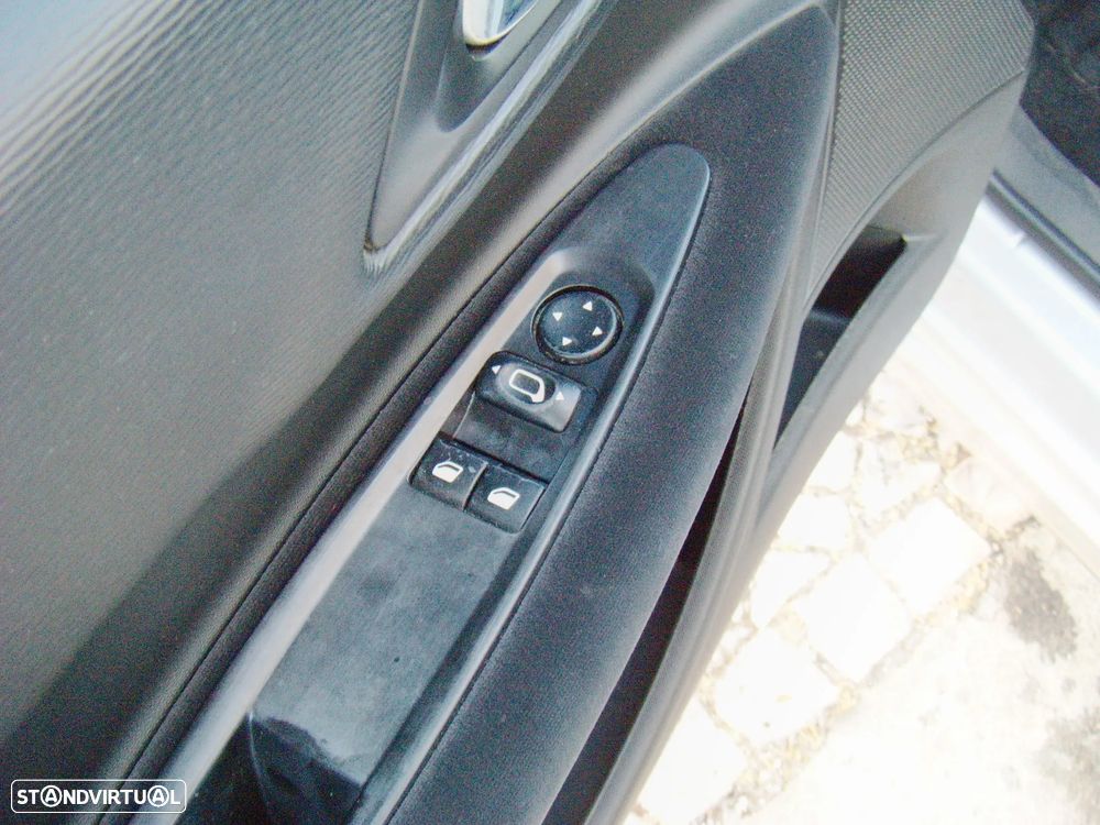 Citroën C4 1.6 HDi Seduction - 38