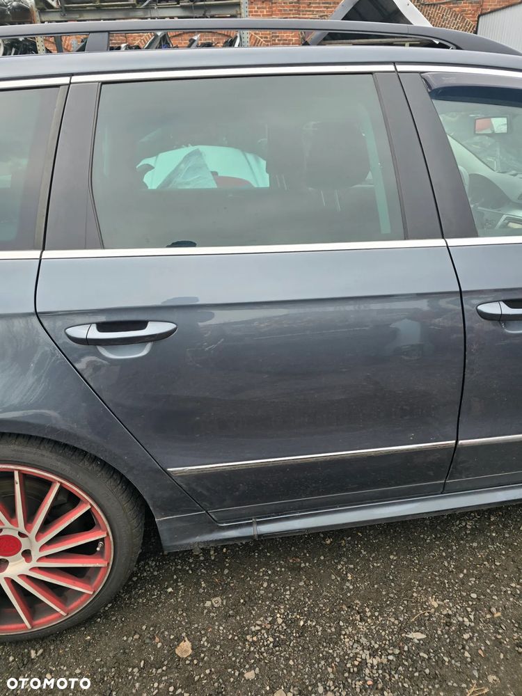 Drzwi prawy tył vw Passat B6 kombi w kolorze LK7X - 1