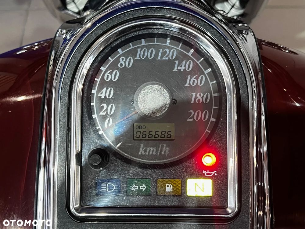 Suzuki Intruder - 5