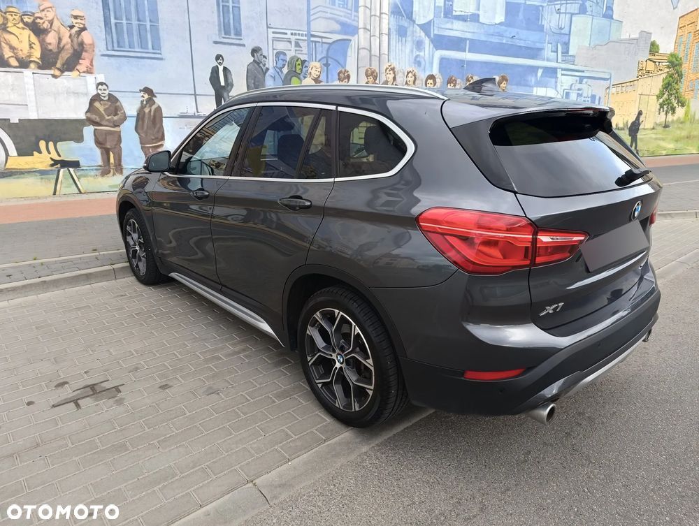 BMW X1 xDrive25i Sport Line - 18