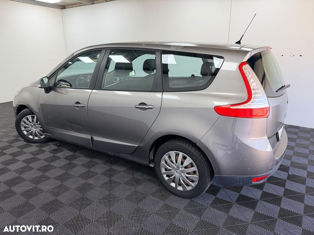 Renault Scenic 1.6 16V 110 Expression - 17
