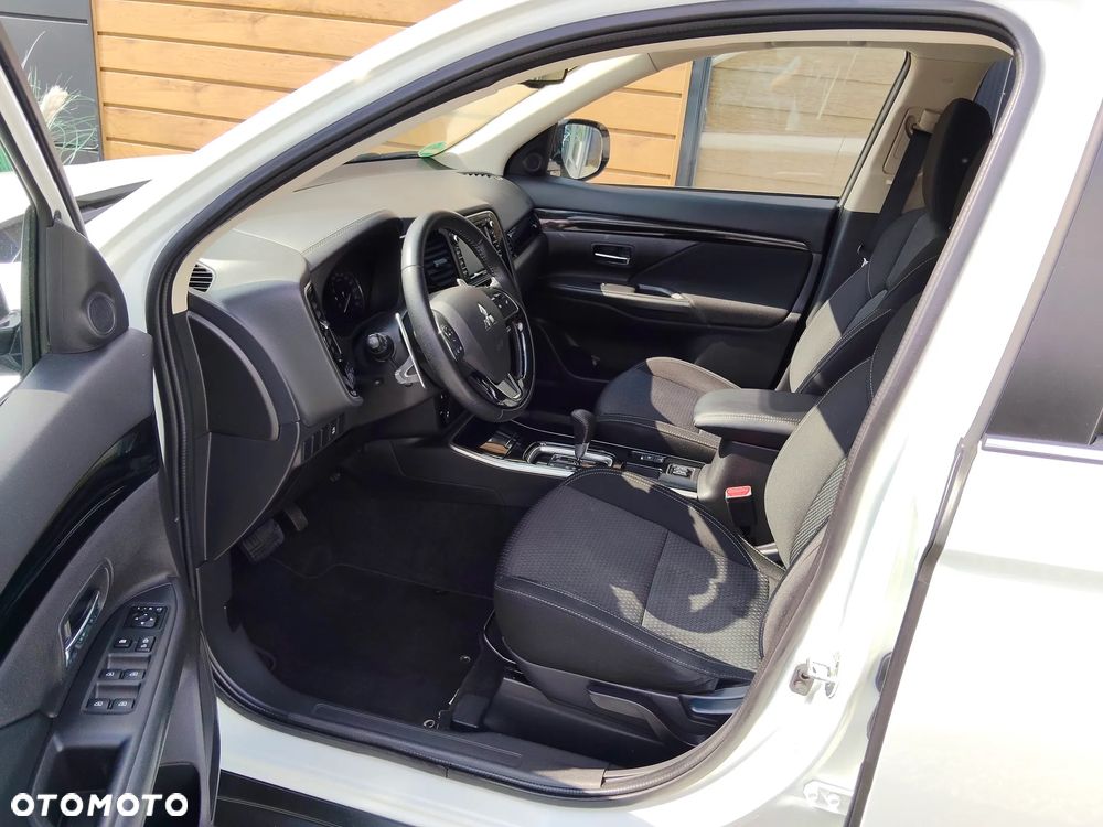 Mitsubishi Outlander 2.0 2WD CVT Spirit+ - 9