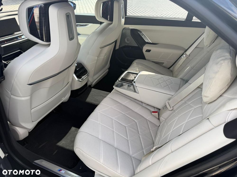BMW Seria 7 - 7