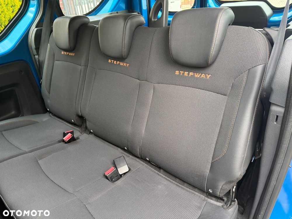 Dacia Dokker TCe 115 Stepway Celebration - 33