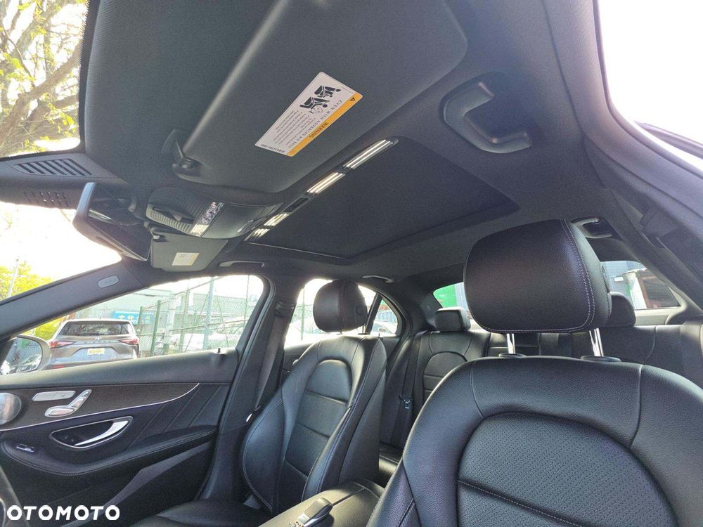 Mercedes-Benz Klasa C 300 4Matic 9G-TRONIC AMG Line - 7