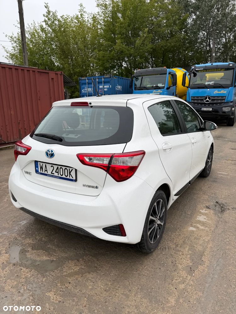 Toyota Yaris Hybrid 100 Active EU6 - 3