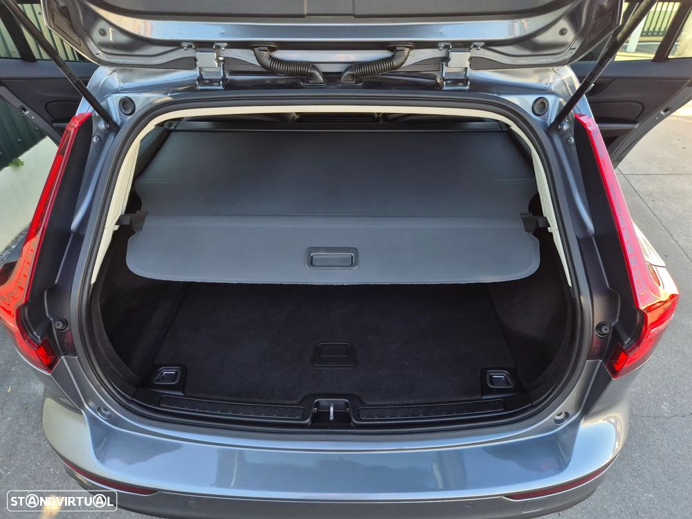 Volvo V60 2.0 D3 Momentum Plus - 51