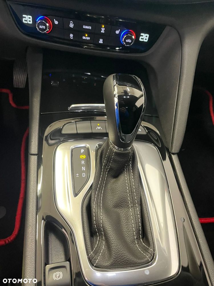 Opel Insignia - 18