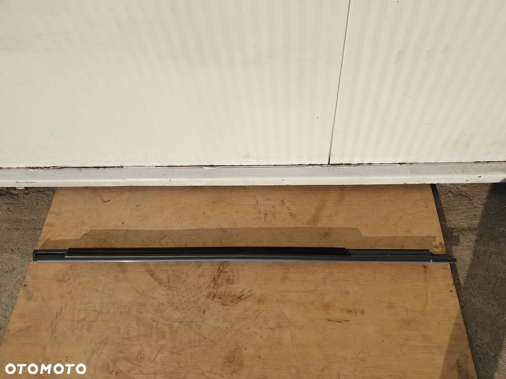 LISTWA ZGARNIAJĄCA PRZYSZYBOWA  LEWY LEWA  PRZÓD TYŁ MERCEDES S KLASA  W222 A2226730165 A22267303 USZCZELKA DRZWI - 3