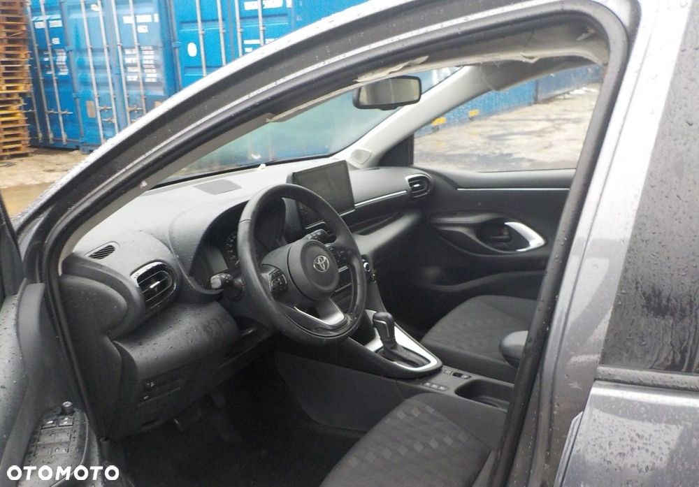 Toyota Yaris - 32