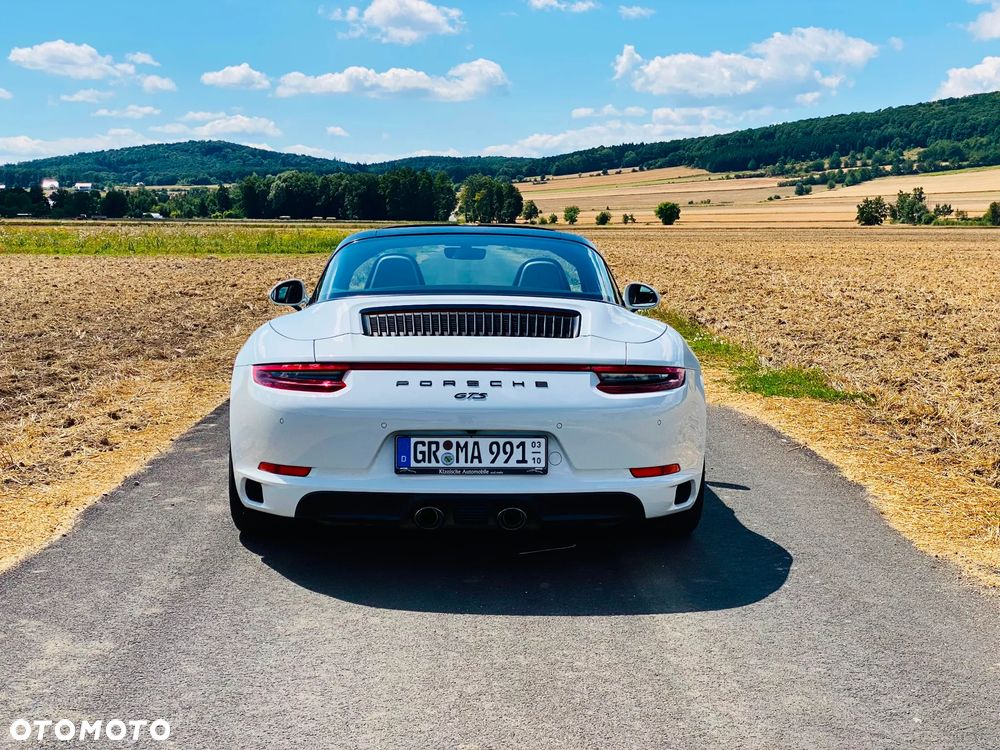 Porsche 911 Targa 4 GTS PDK - 23