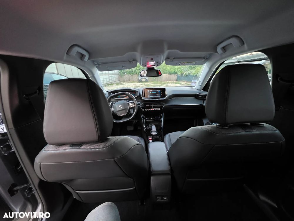 Peugeot 2008 PureTech 130 EAT8 GT - 20