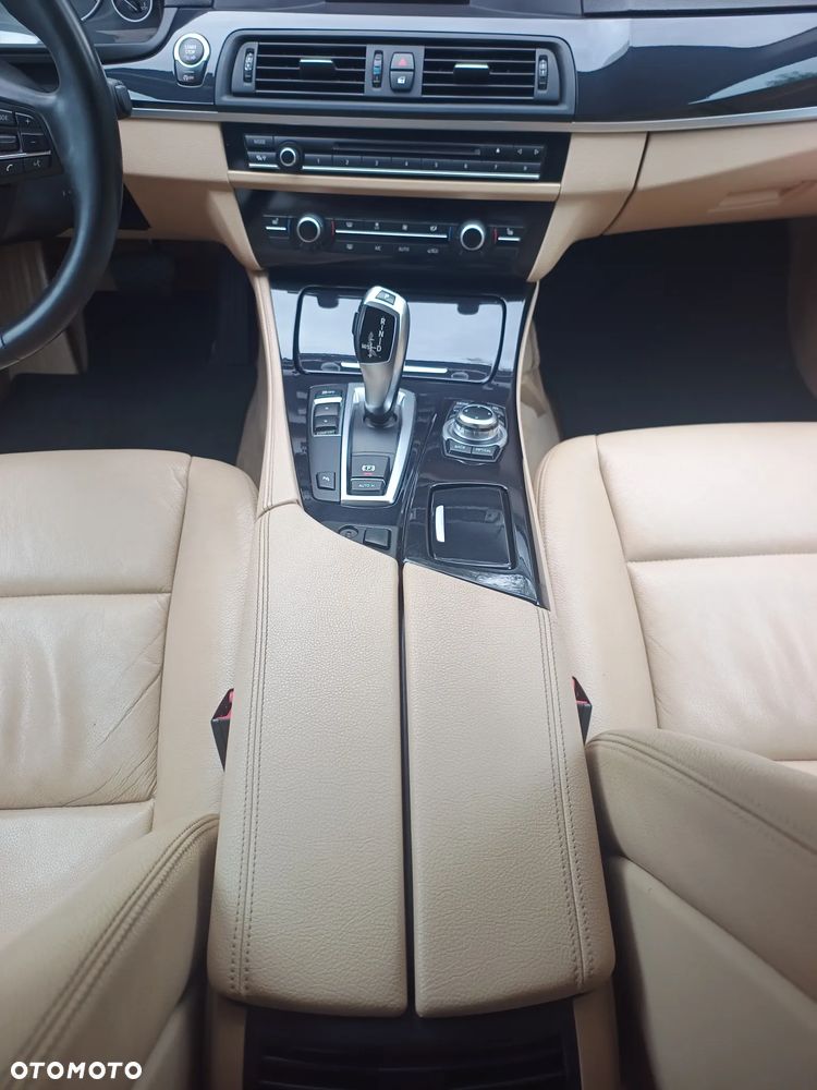 BMW Seria 5 520d xDrive Luxury Line - 4