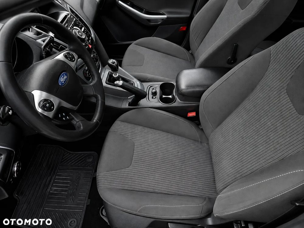 Ford Focus 1.6 TDCi DPF Titanium - 12