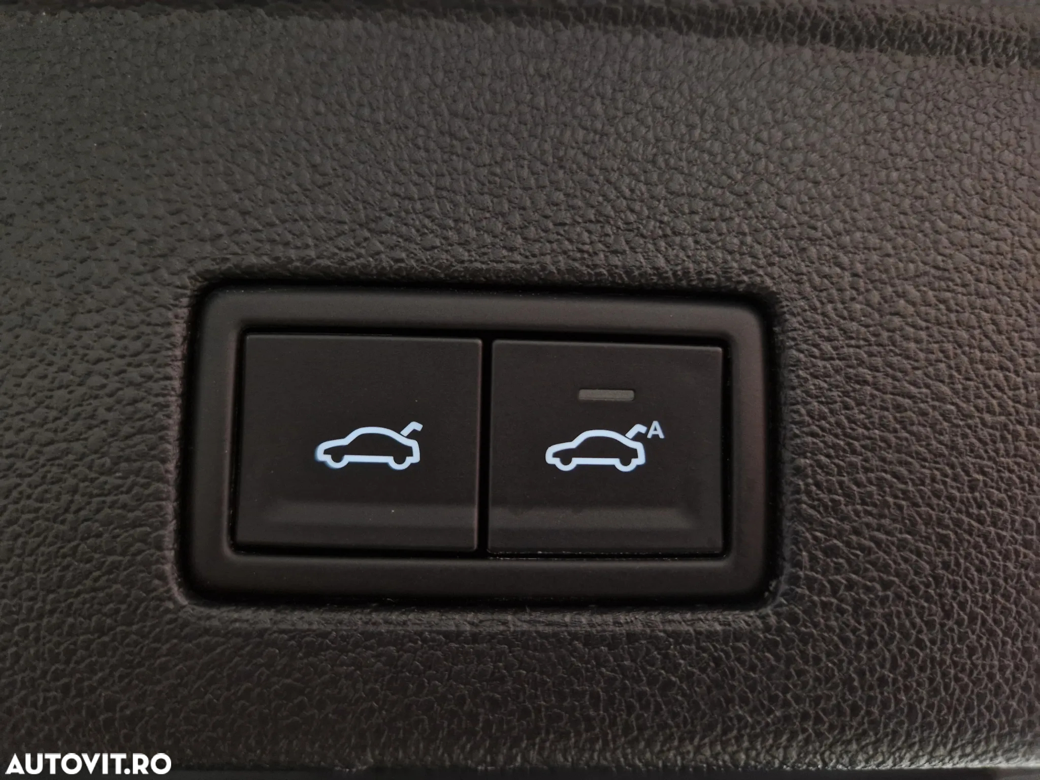 Volkswagen Touareg V6 TDI 4MOTION Elegance - 28