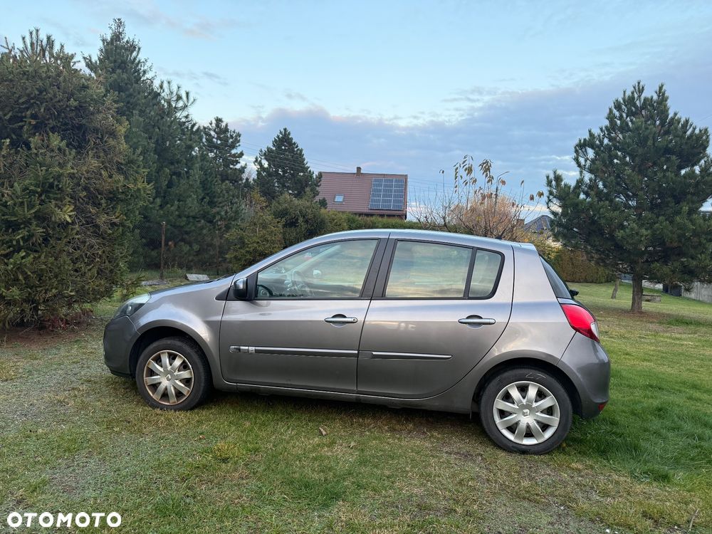 Renault Clio 1.2 16V Alize - 3