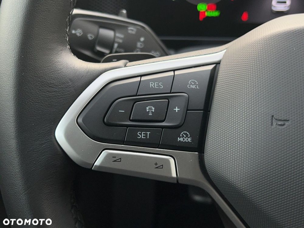 Volkswagen Passat - 23