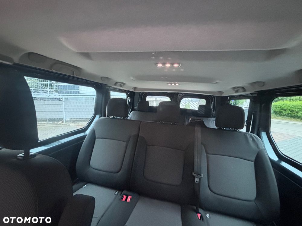 Renault Trafic 2.0 dCi EDC - 11