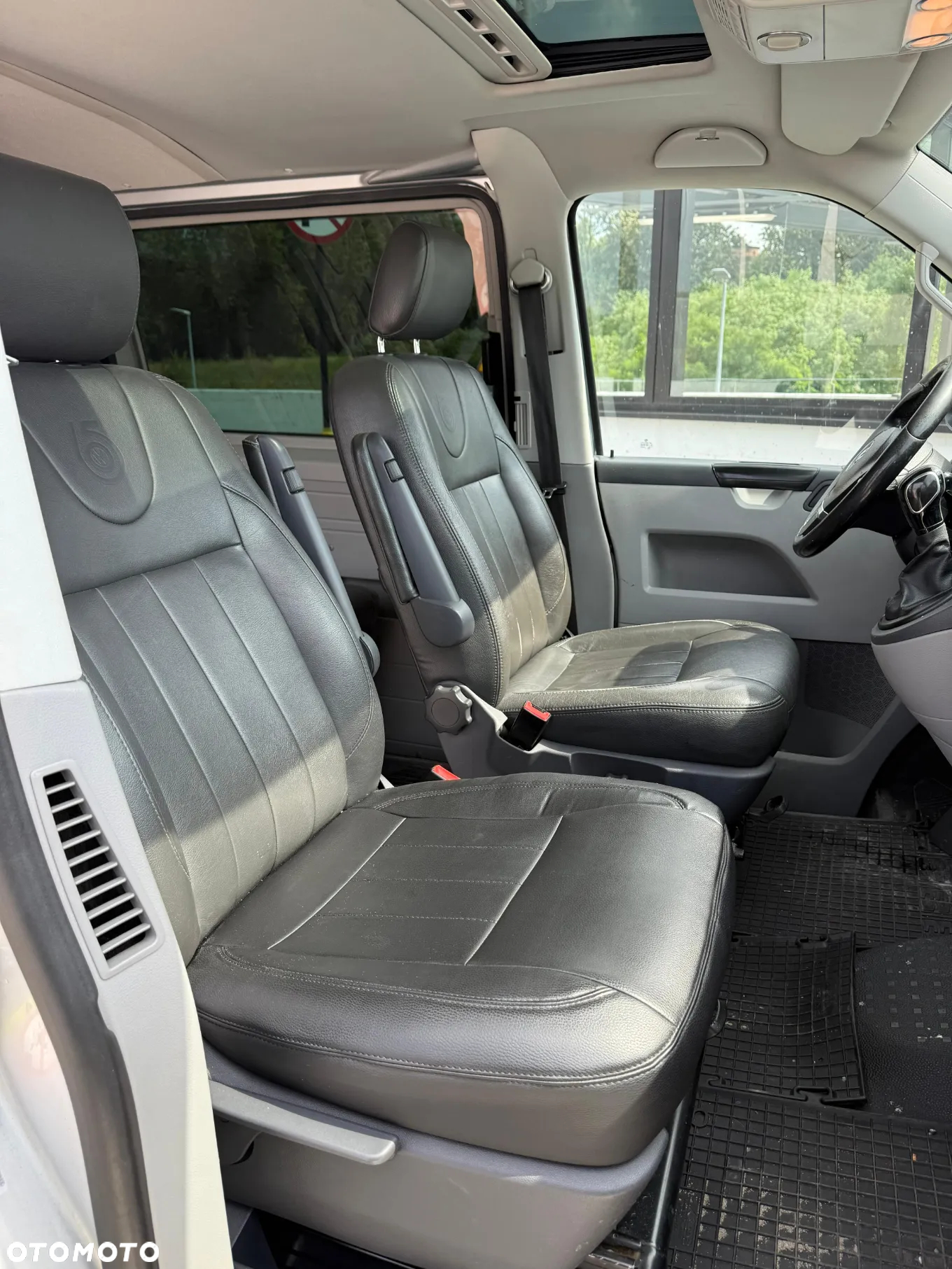 Volkswagen Multivan - 19