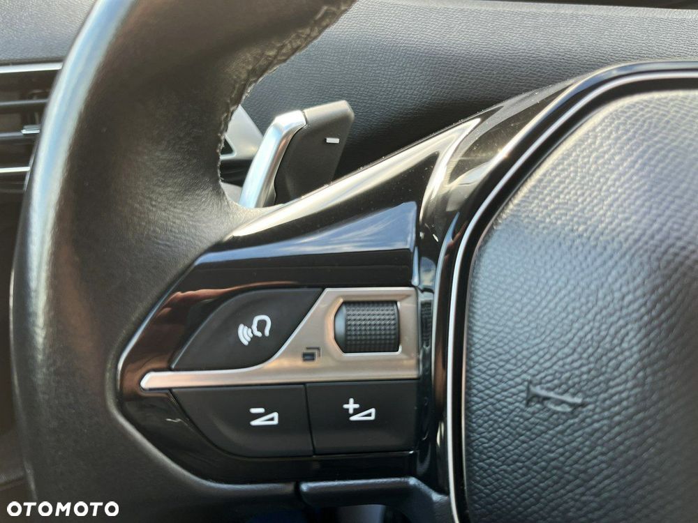 Peugeot 3008 1.2 PureTech Active S&S EAT8 - 14